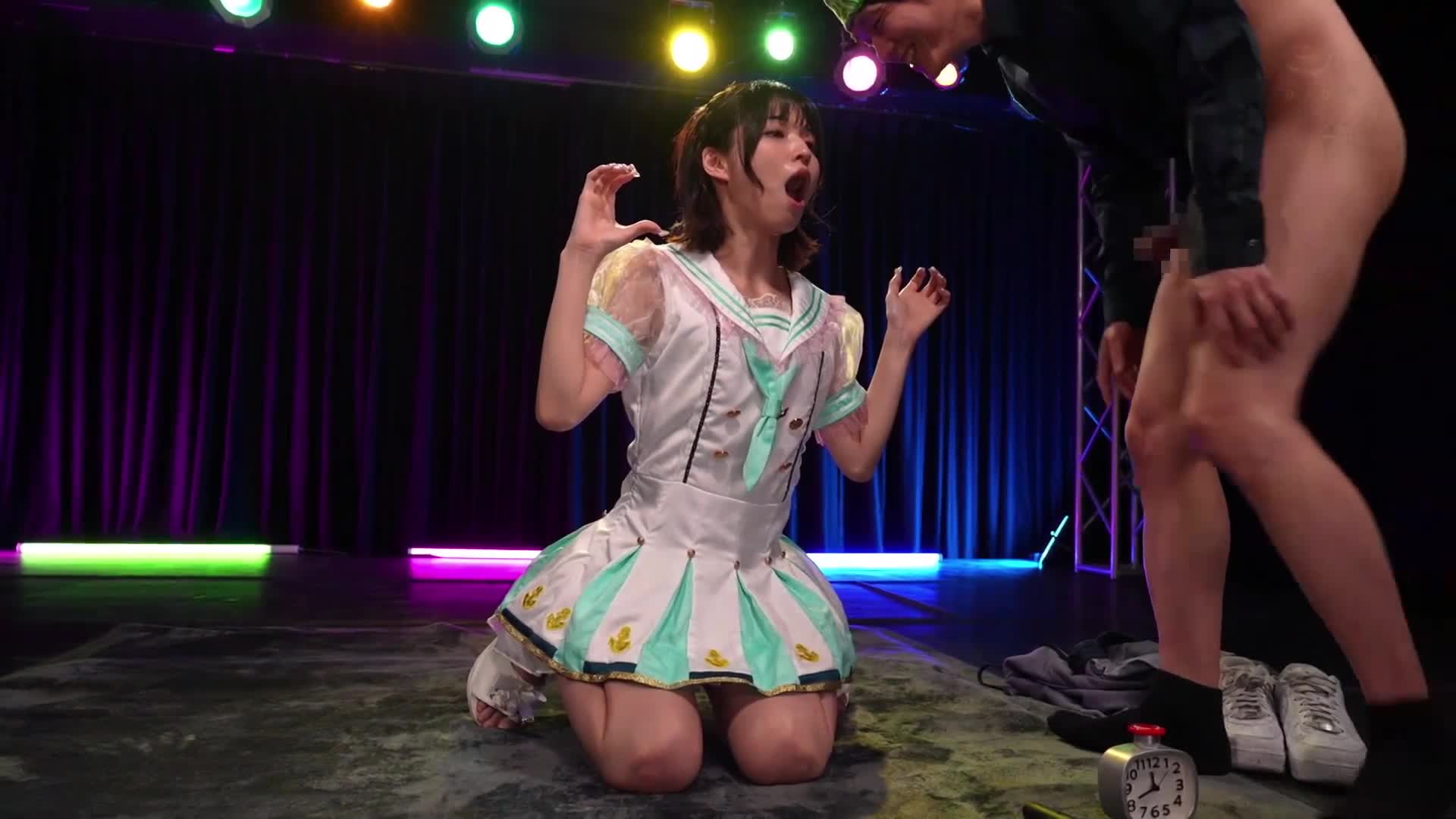 時間停止偶像 在演唱會中停止時間！一位熱愛偶像的粉絲獲得了神秘裝置，將偶像的子宮灌滿濃厚的精液！在時間停止循環中，理性被吹走的狂暴強姦。倉本蓳 - AV大平台 - 中文字幕，成人影片，AV，國產，線上看