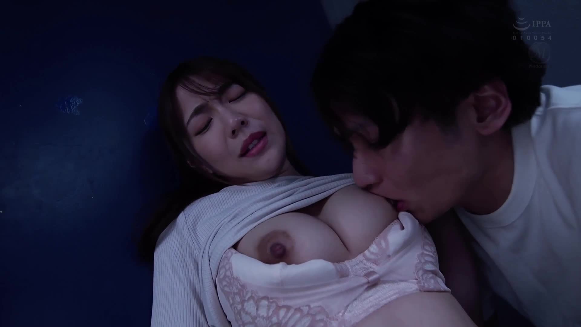 我從一個自誇每週和妻子發生性行為3次的朋友那裡，成功地將他的妻子每週5天、每次4次、總共20次中出。一乃葵 - AV大平台 - 中文字幕，成人影片，AV，國產，線上看