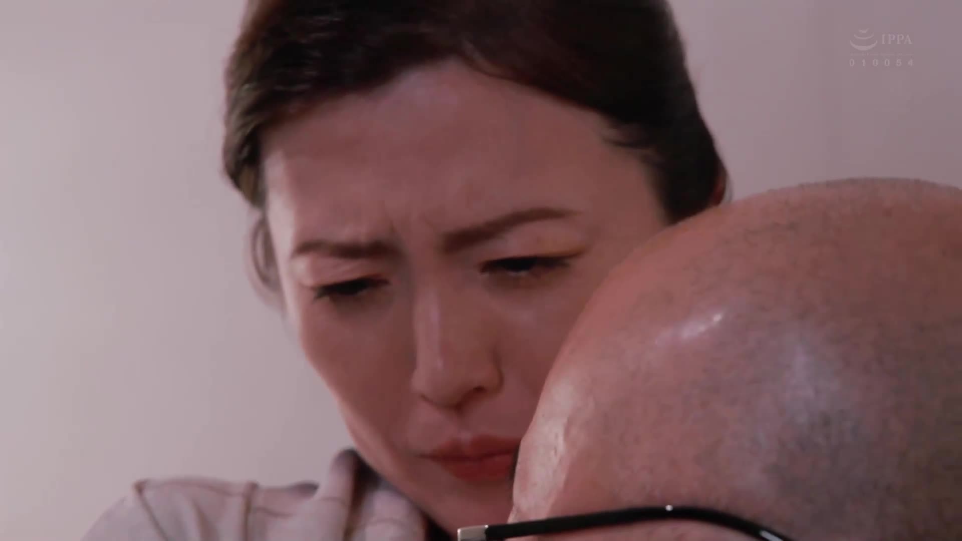 高級夜總會的人妻，在客人的汗水和體液中沾滿，在打烊後的中出枕営業。木下凛凛子 - AV大平台 - 中文字幕，成人影片，AV，國產，線上看